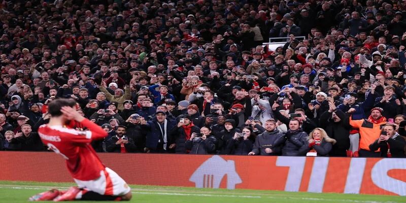 Phản ứng từ Manchester United và người hâm mộ